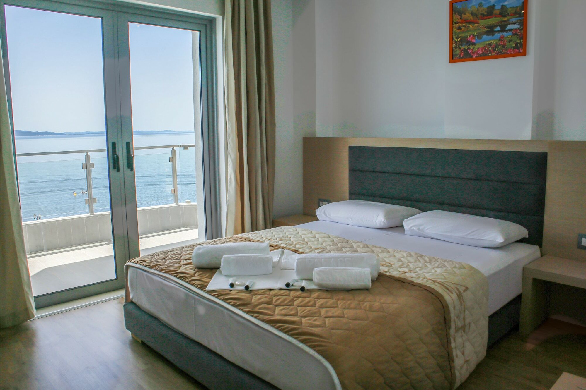 Palace 4*